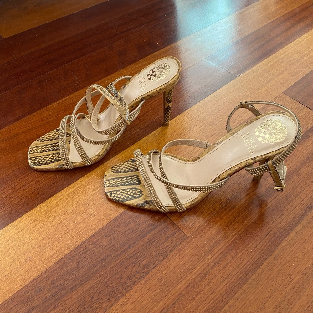 NEVER WORN. Vince Camuto Women's Strappy Sandals